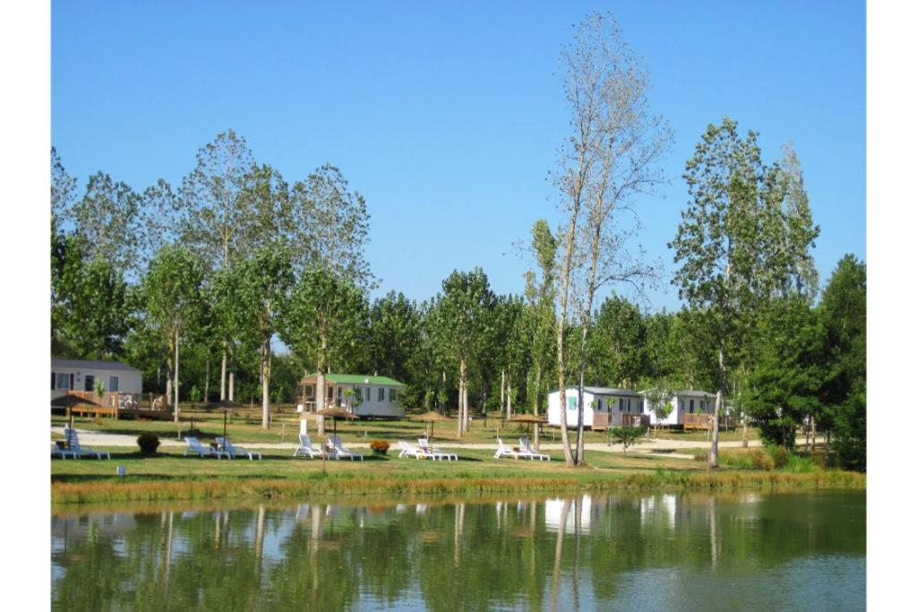 Camping Aubigny-Les Clouzeaux Aubigny  Esterno foto
